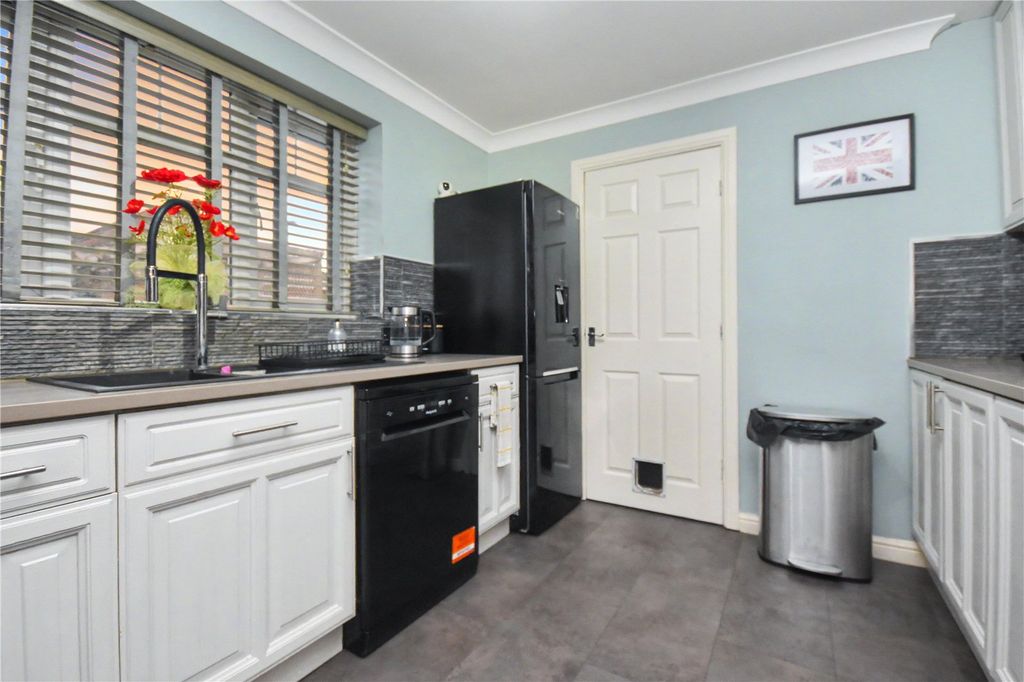 Property photo 3 of 17 Picture No. 11