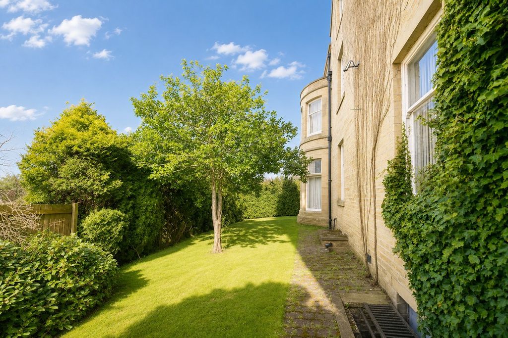 Additional image 30 of 11 bed country house for saleGlenholme Park, Clayton, Bradford BD14