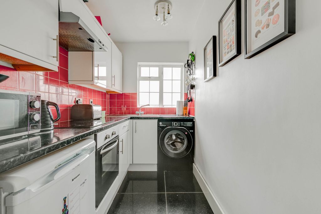 Property photo 3 of 12 42 Crown Point, Se19 (Brighter Edit) - 9