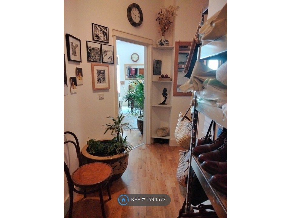 Property photo 1 of 3 Hallway Entrance