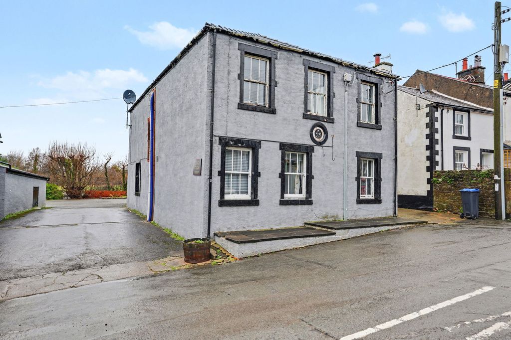 Property photo 1 of 8