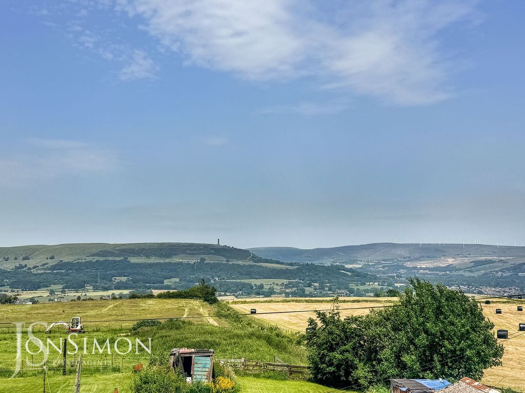 Property photo 2 of 46