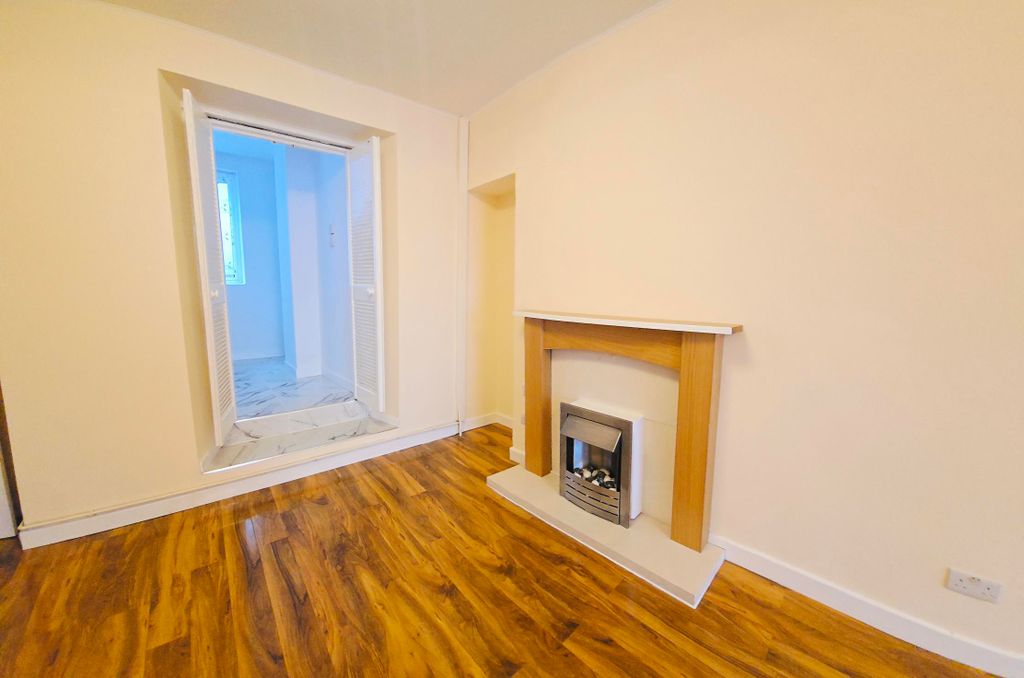 Property photo 2 of 13 Balcony