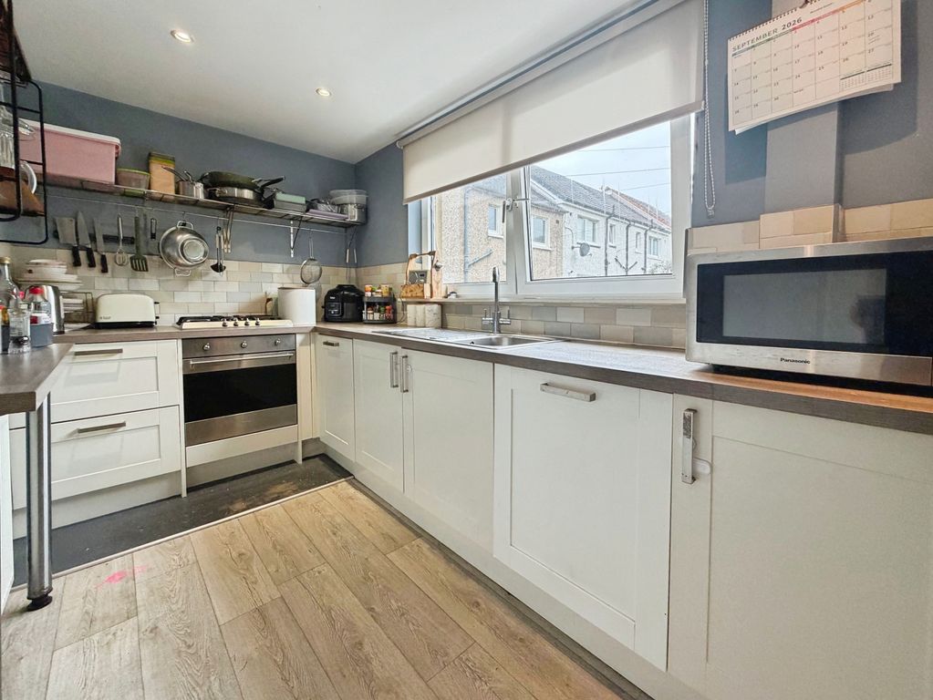 Property photo 2 of 10 Kitchen