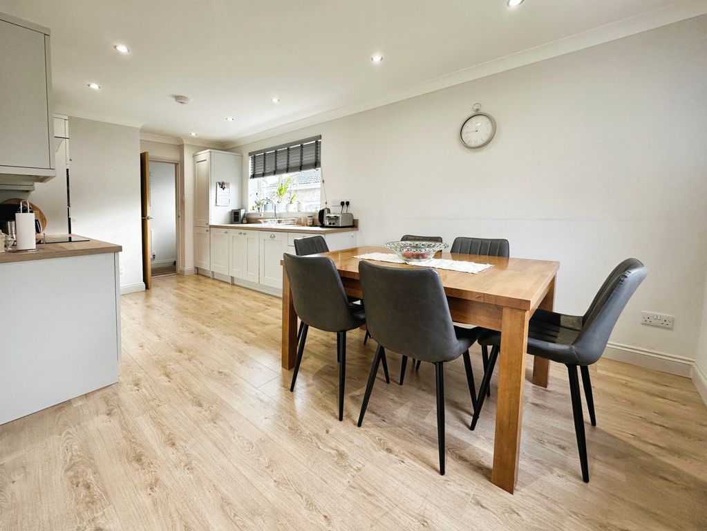 Property photo 2 of 17 Kitchen/Diner