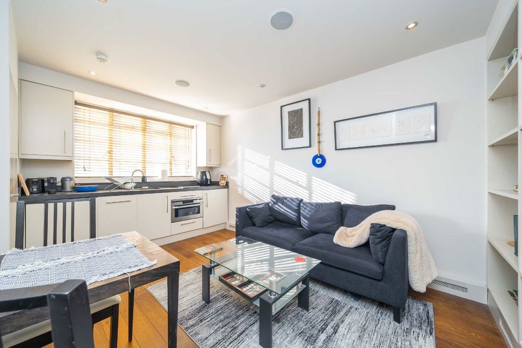 Property photo 3 of 5