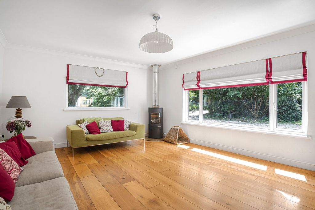 Property photo 2 of 20