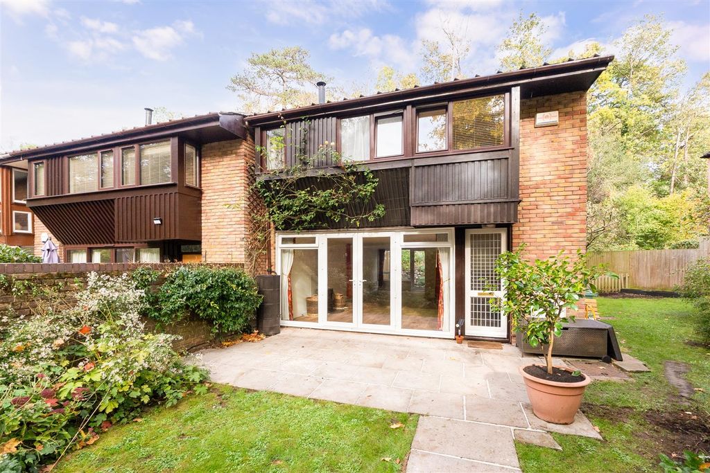 Property photo 1 of 30 12-Avon-Dale-Bs9-1Tb-01.Jpg