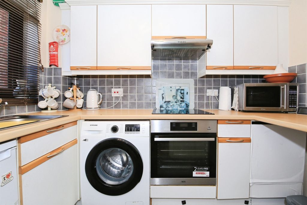Property photo 2 of 11