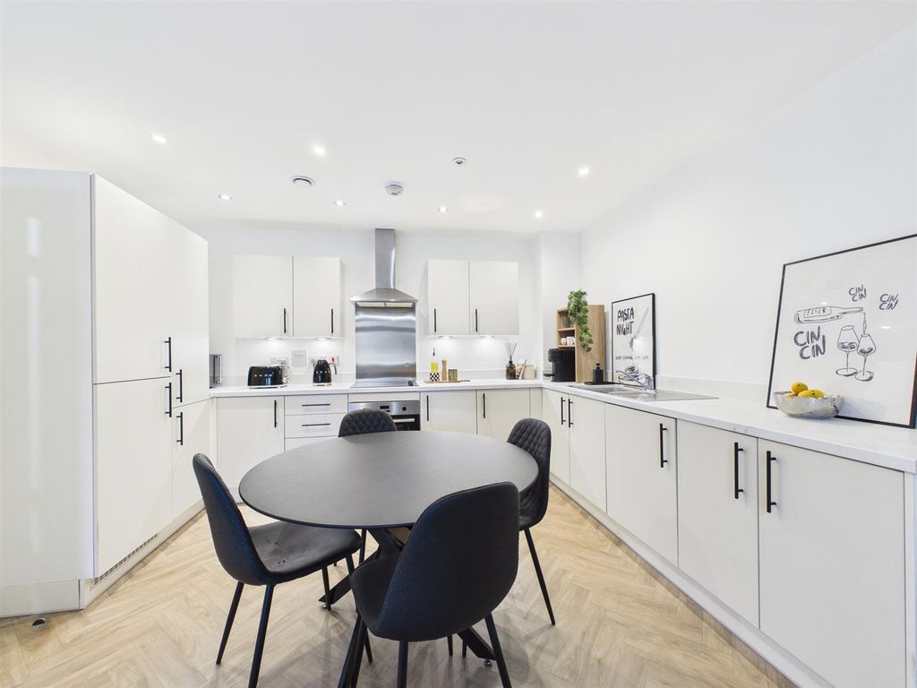 Property photo 2 of 12 Cam02885G0-Pr0578-Still001.Jpg