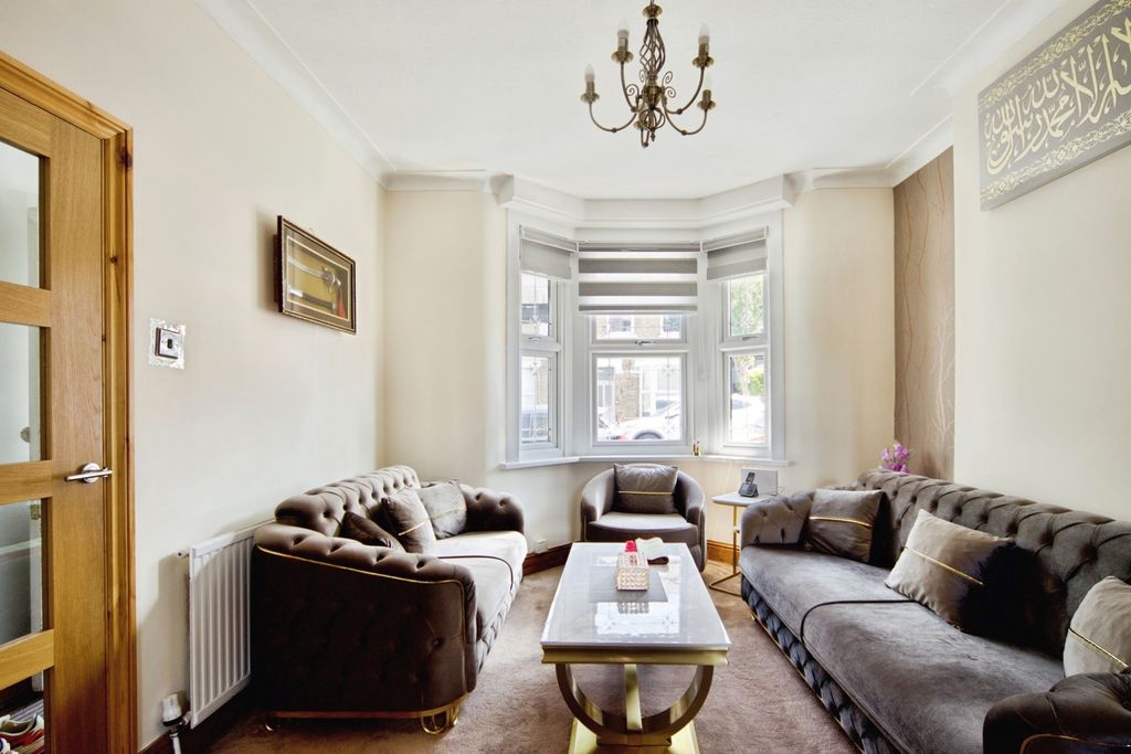 Property photo 2 of 15 Pbox-Img.Jpg