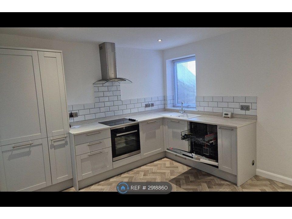 Property photo 3 of 16 Kitchen (Dishwasher)