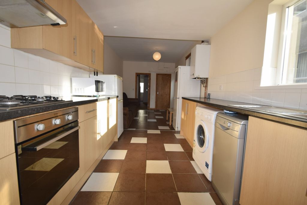 Property photo 3 of 15 Photo 6