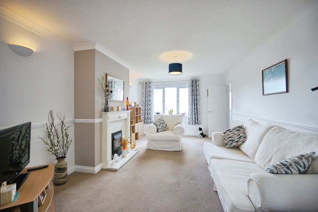 Property photo 3 of 20 Pbox-Img.Jpg