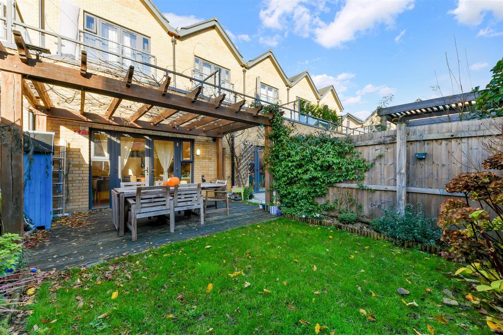 Property photo 3 of 13