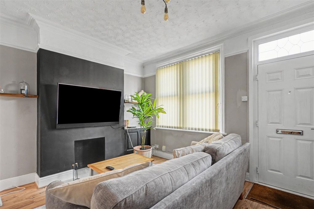 Property photo 2 of 16 Lounge_1.Jpeg