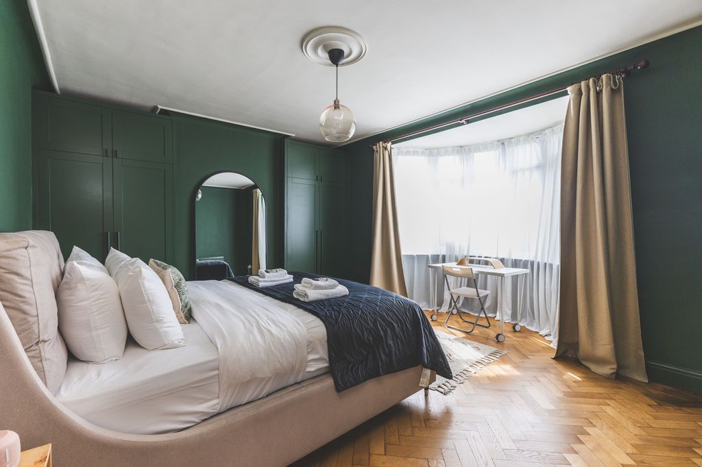 Property photo 3 of 35