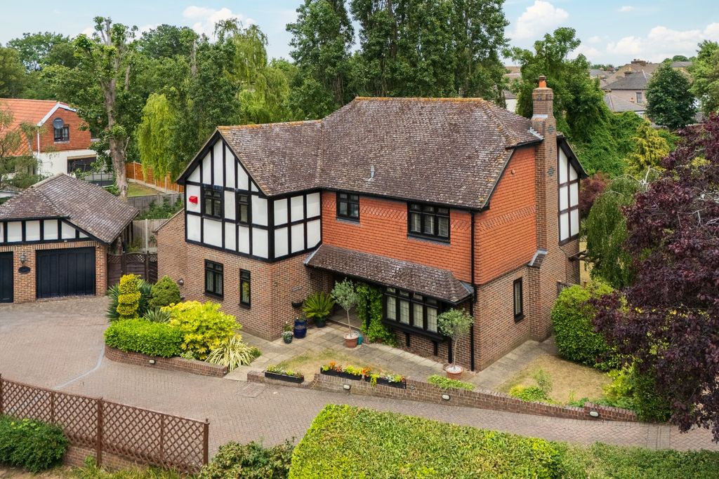 Property photo 1 of 27 4004620