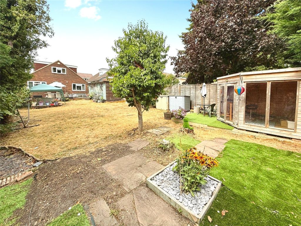 Property photo 2 of 17 Picture No. 12
