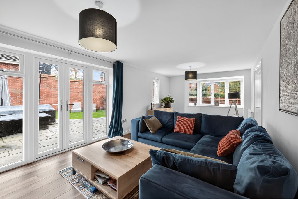 Property photo 2 of 21