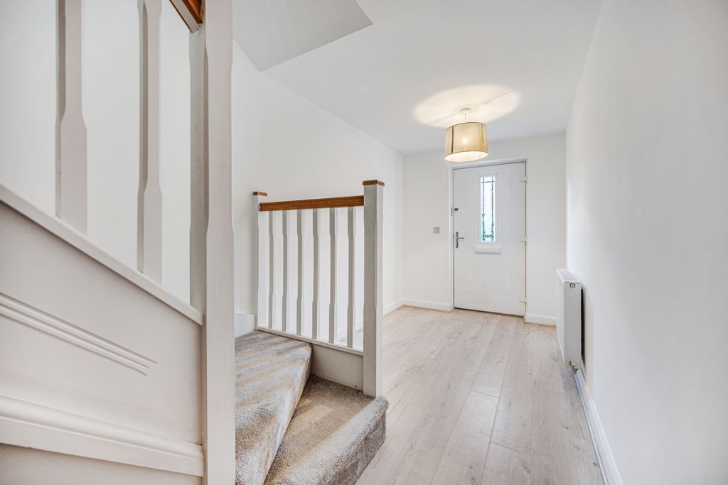 Property photo 2 of 22 Hallway