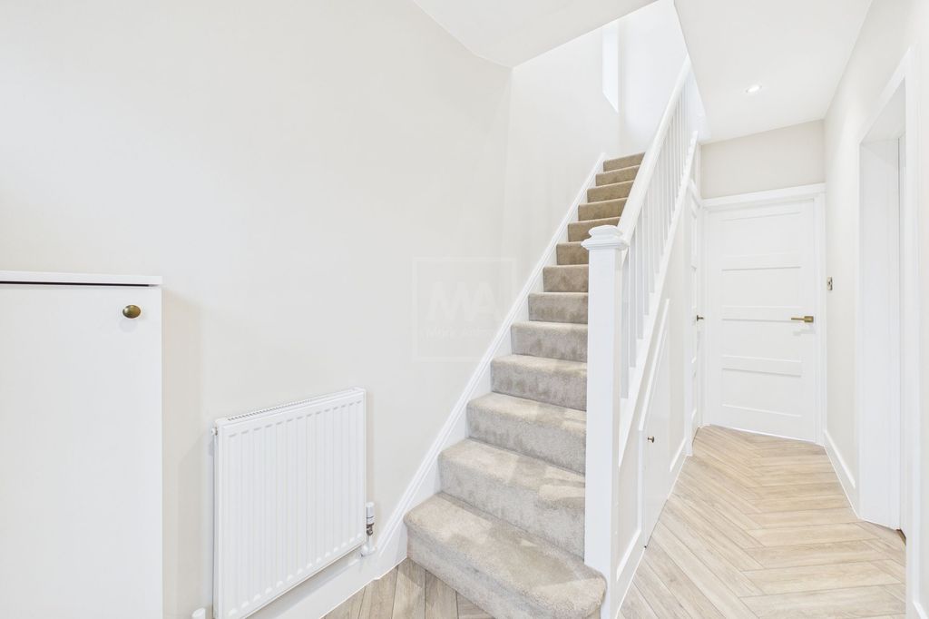 Property photo 2 of 13 Hall