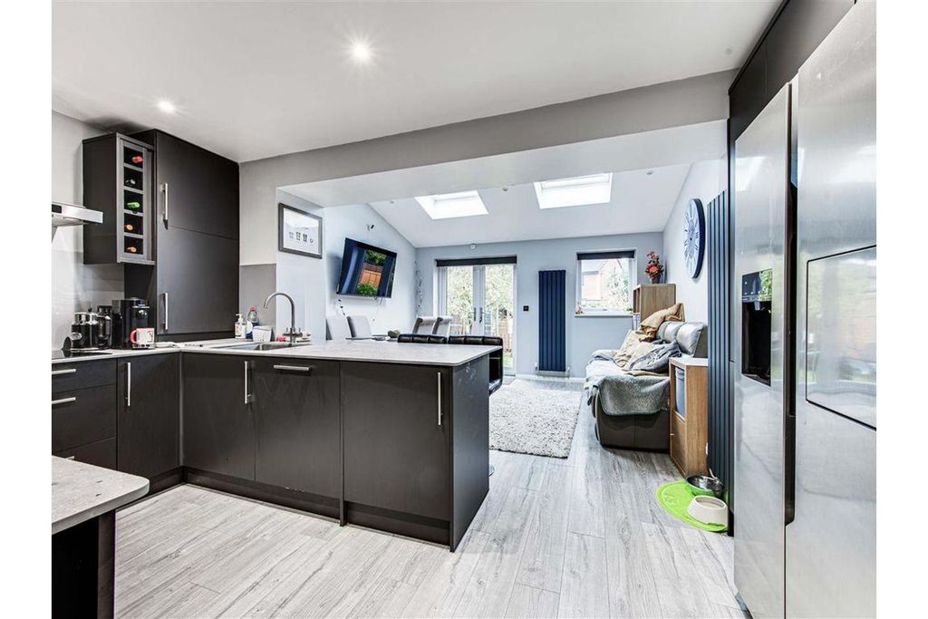 Property photo 1 of 37