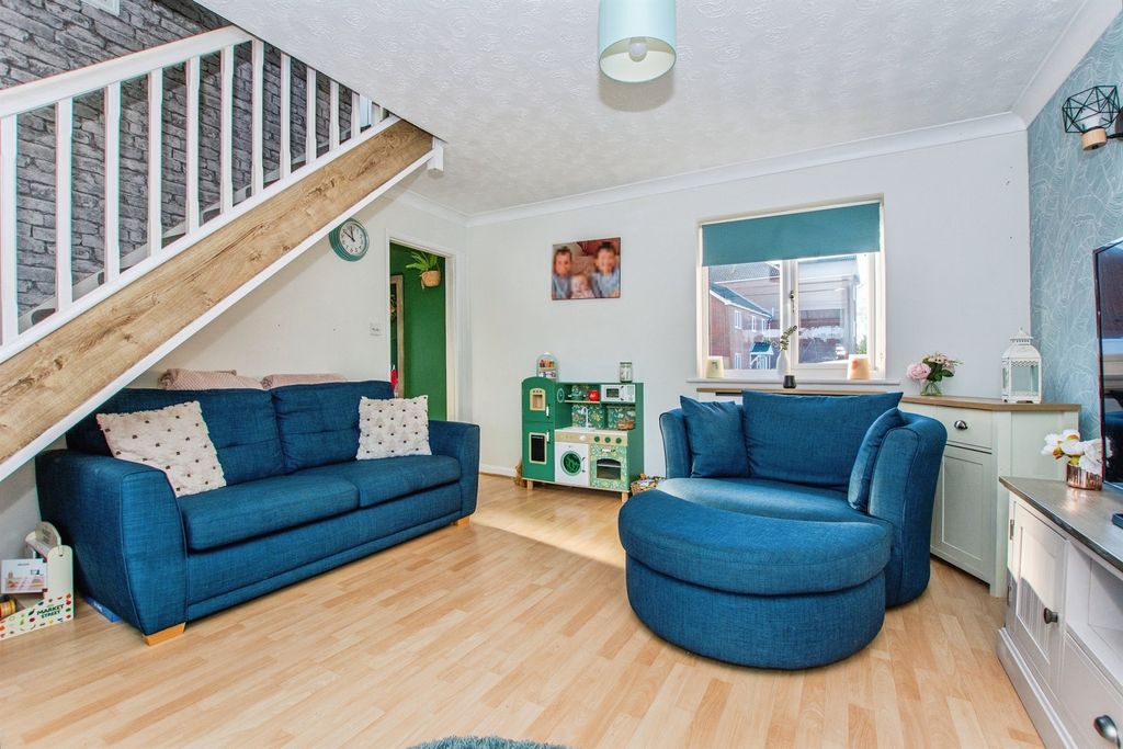 Property photo 2 of 18