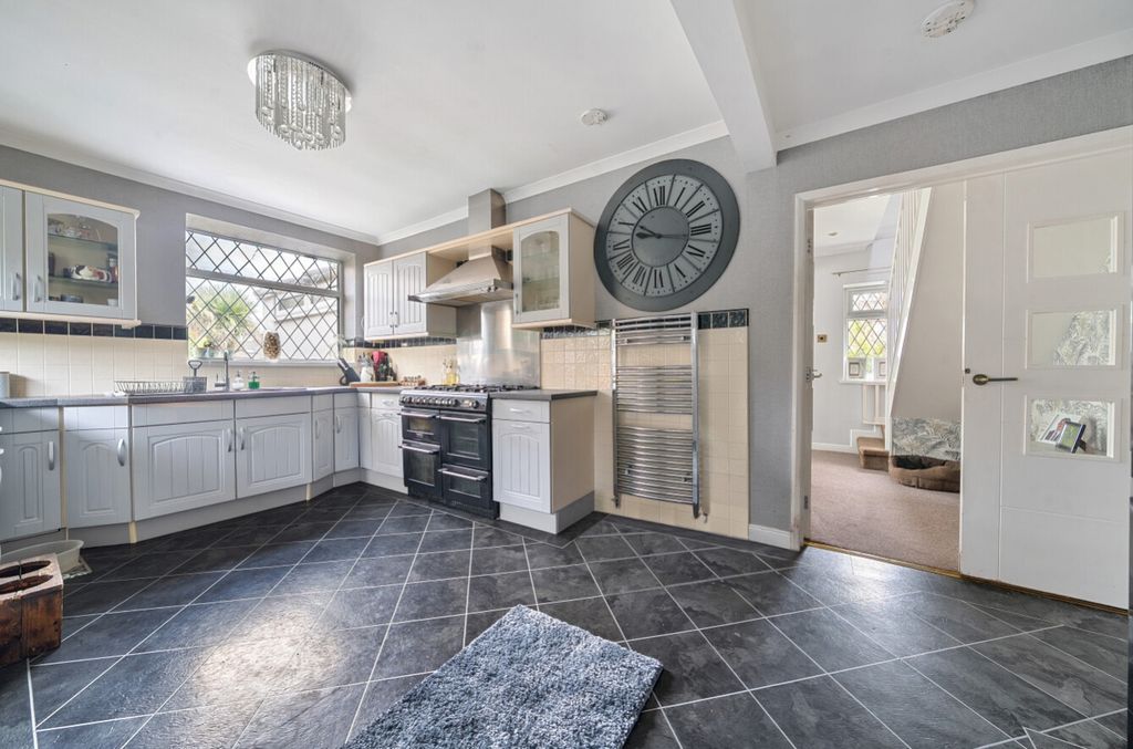 Property photo 3 of 33 Open Plan Kitchen