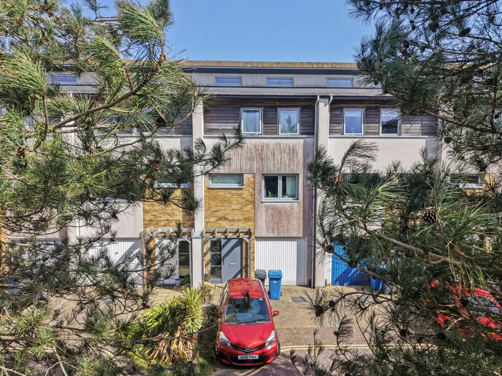 Property photo 1 of 4