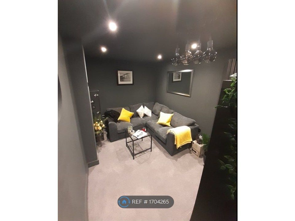 Property photo 2 of 10 Lounge