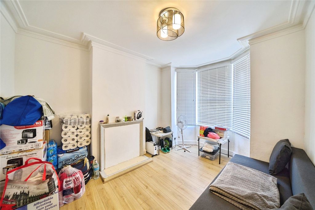 Property photo 2 of 17 Picture No. 05