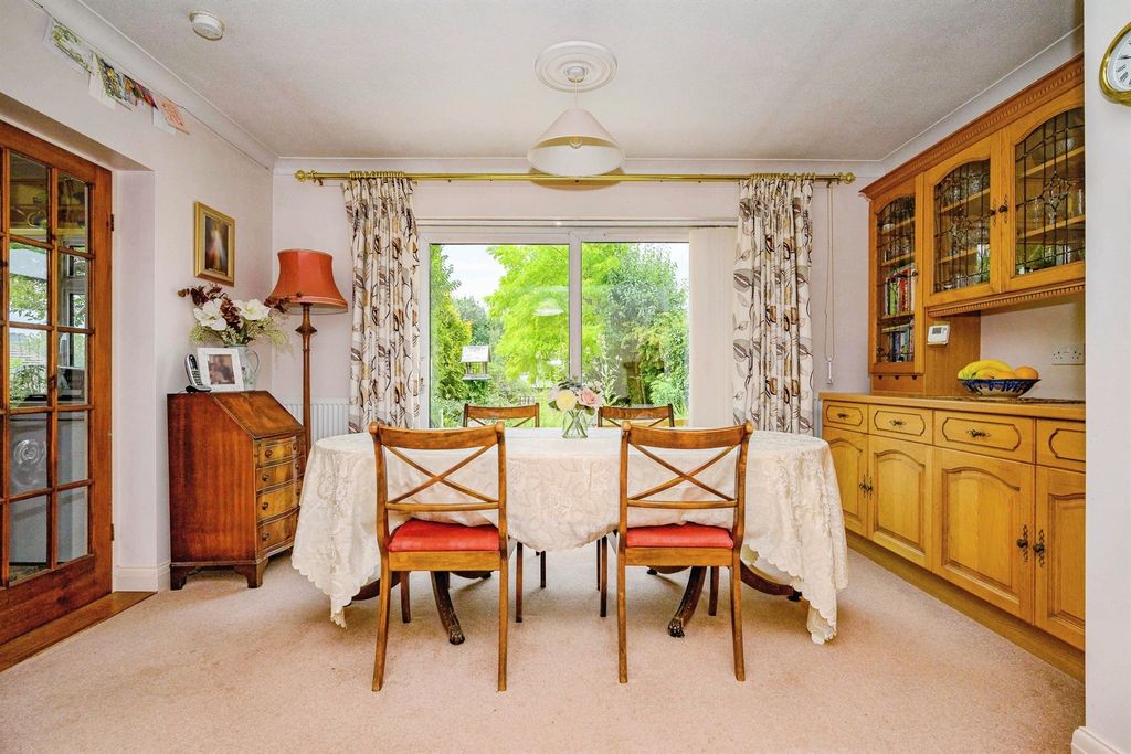 Property photo 2 of 22