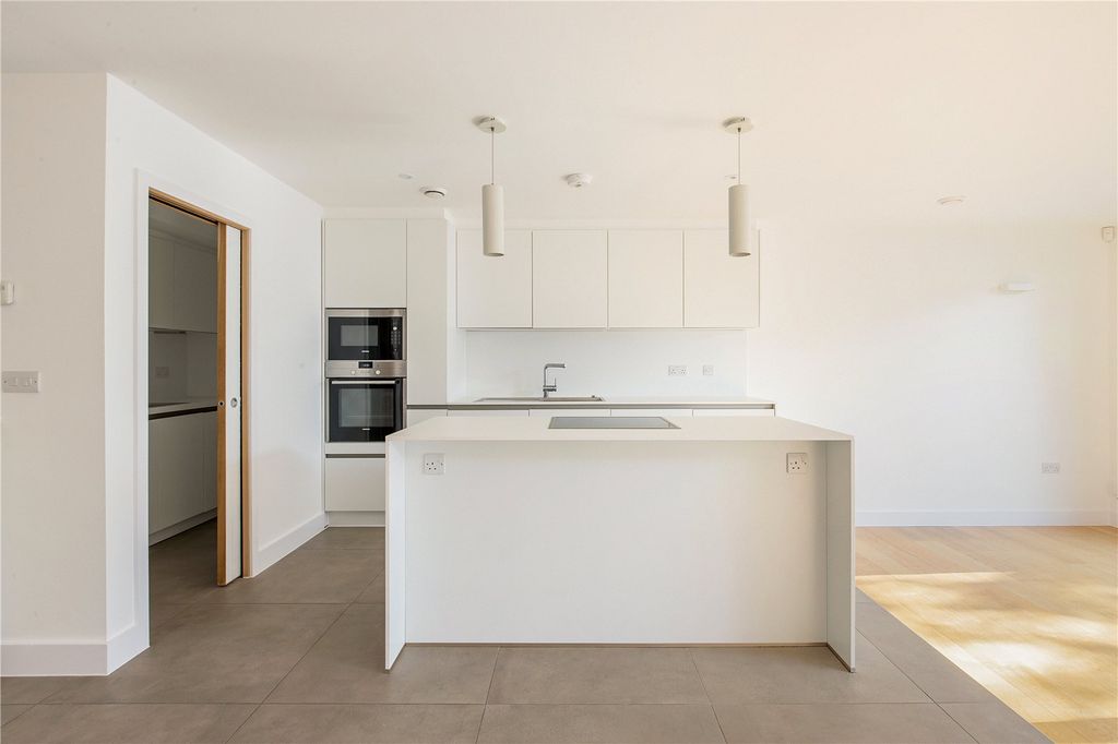 Property photo 3 of 14 Kitchen