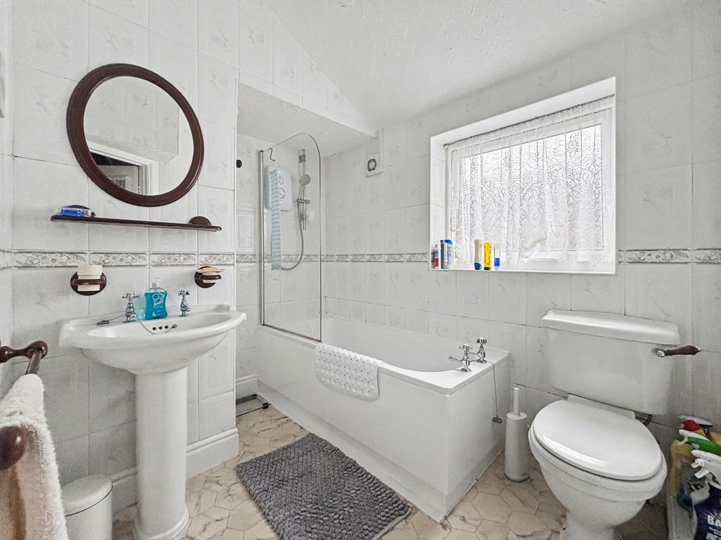Property photo 1 of 7 Bright Bathroom With Bathtub And Shower....