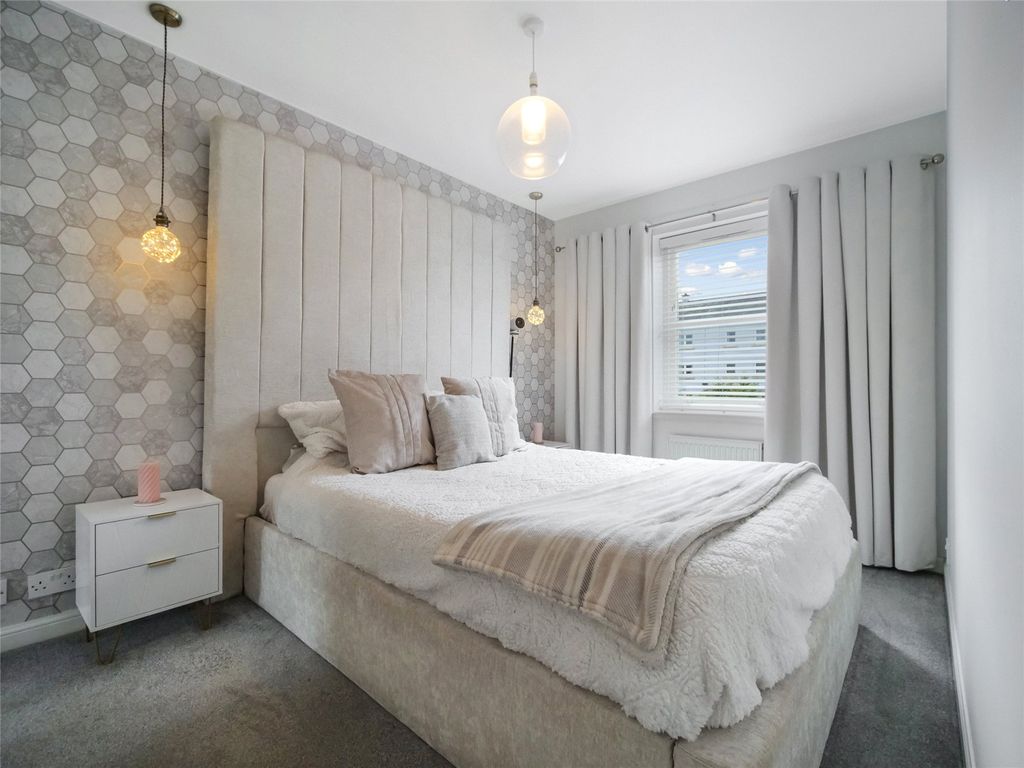 Property photo 3 of 17 Picture No. 15