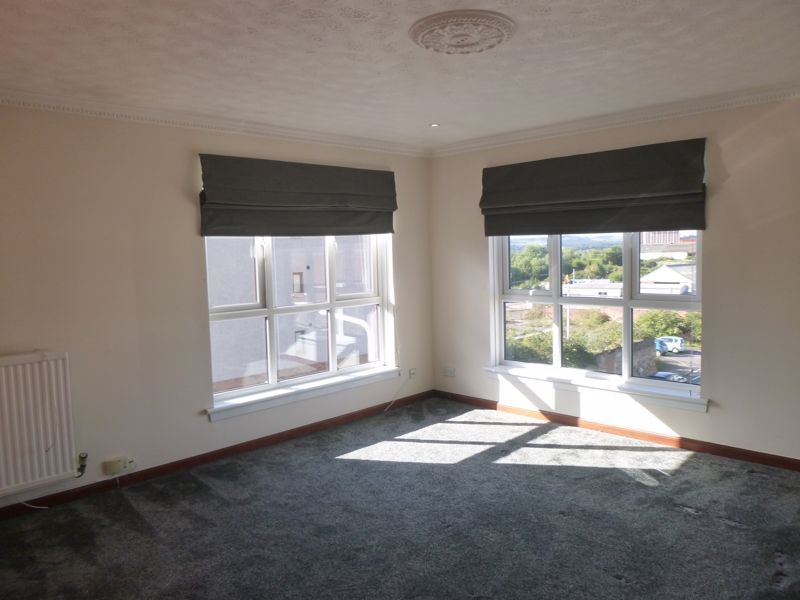 Property photo 2 of 18 Lounge