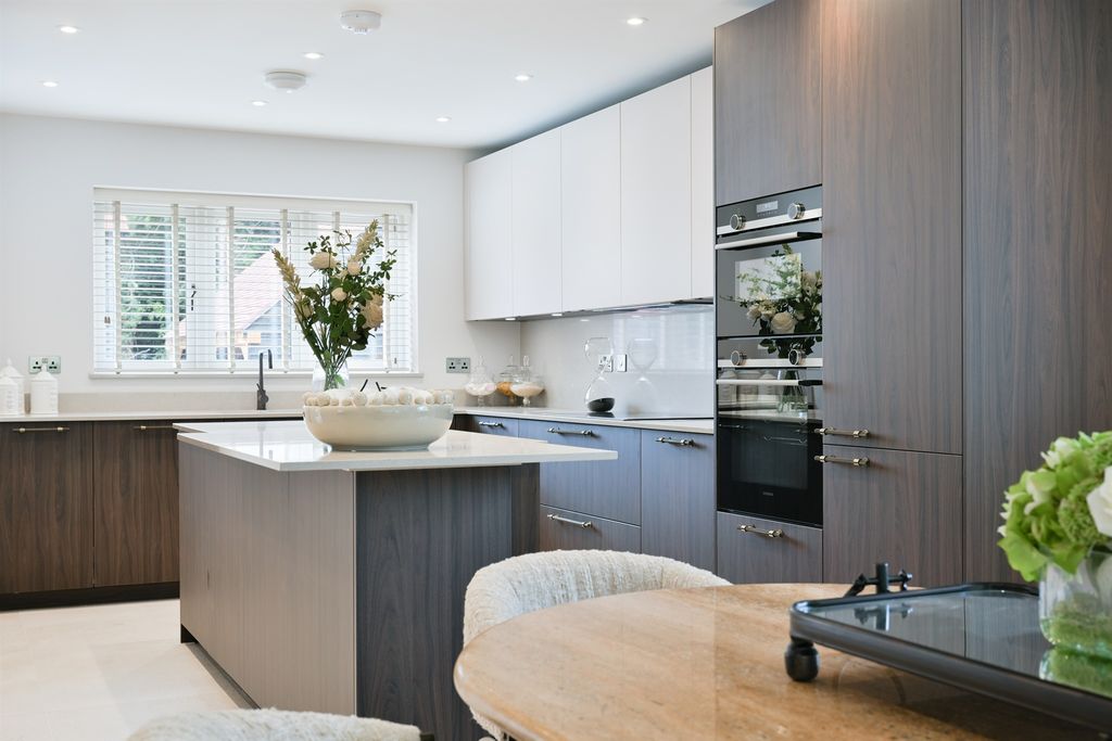 Property photo 3 of 21