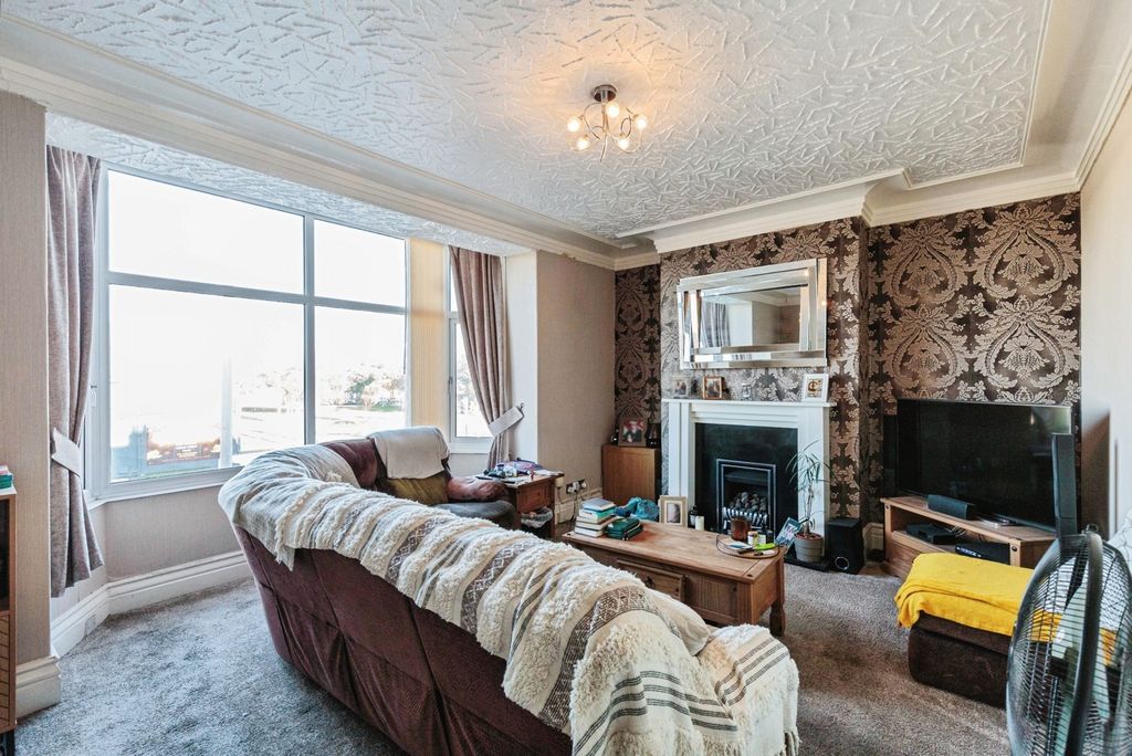 Property photo 2 of 12 Pbox-Img.Jpg