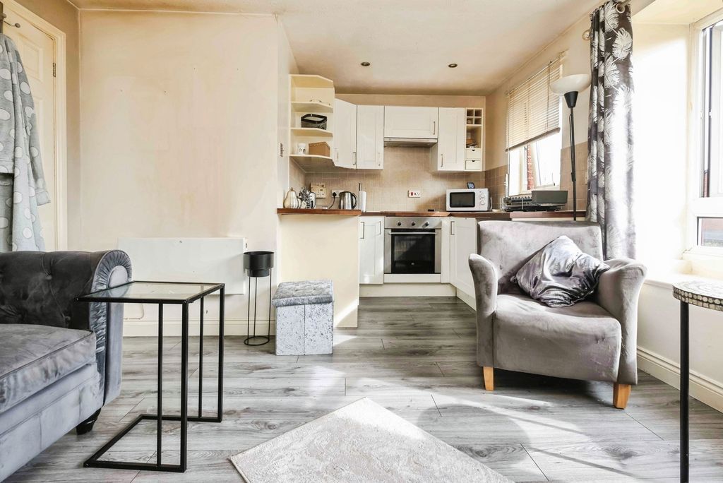 Property photo 3 of 14 Pbox-Img.Jpg