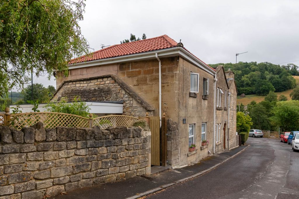 Property photo 1 of 11