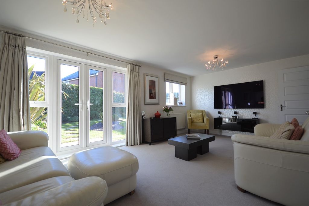 Property photo 3 of 17