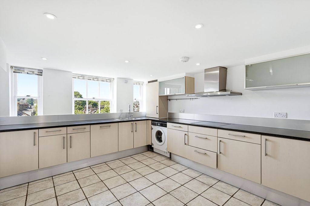 Property photo 2 of 19 Kitchen