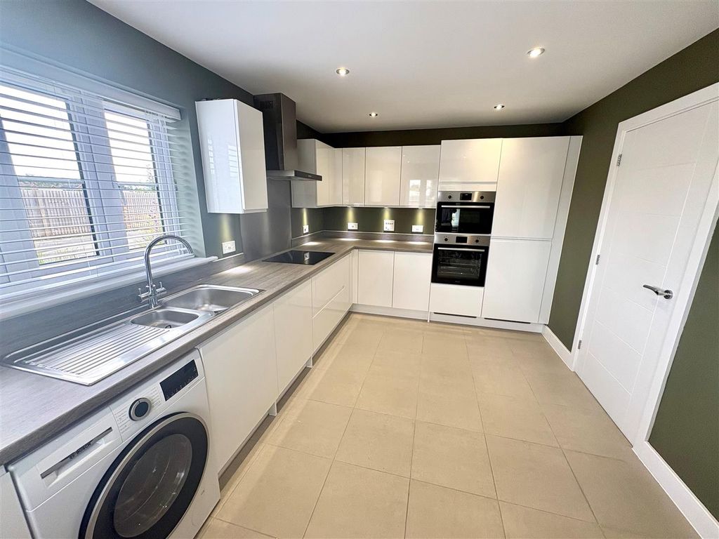 Property photo 2 of 14 8.Jpg