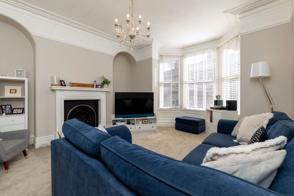 Property photo 3 of 15 Sitting Room