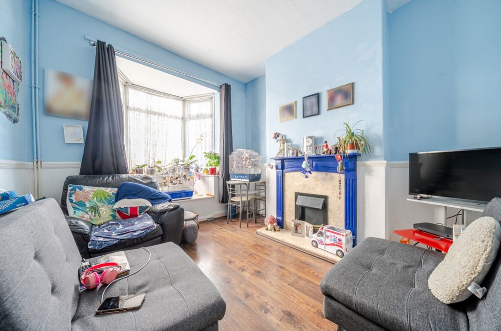 Property photo 2 of 10 1384066-2-69243cd3Bbaf2