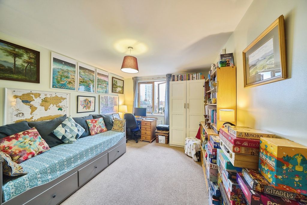 Property photo 2 of 17 Photo