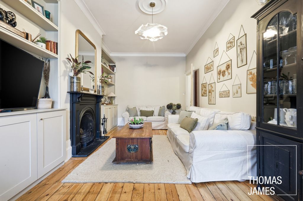 Property photo 3 of 17