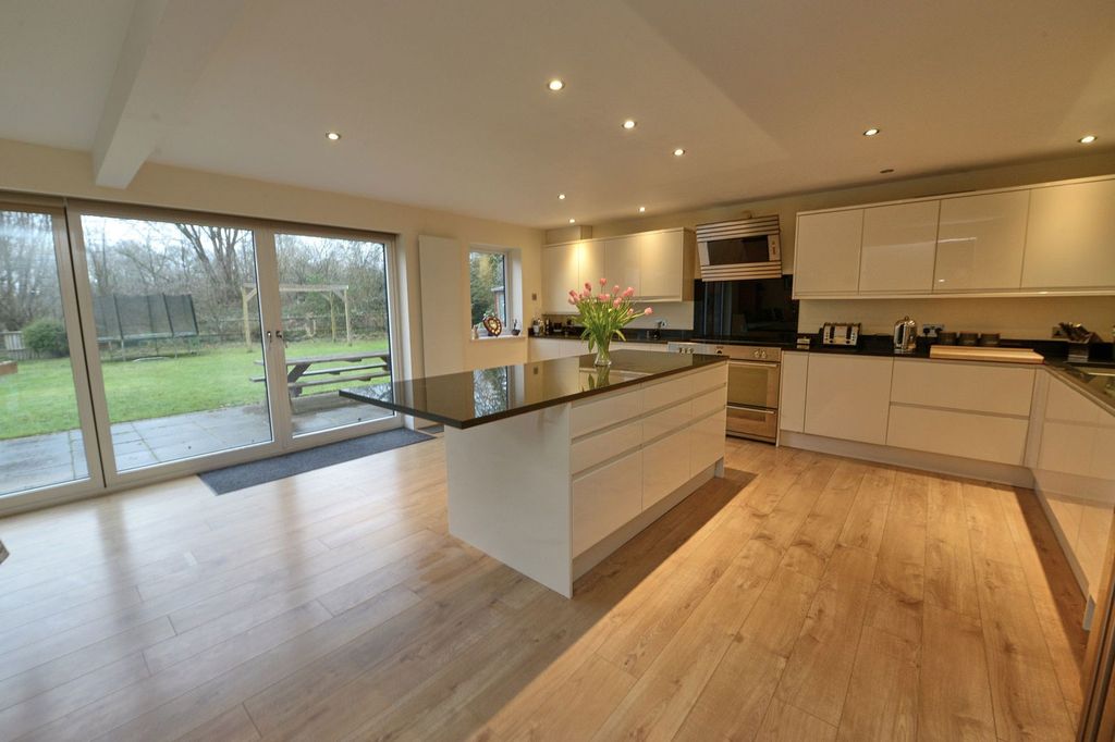 Property photo 3 of 22