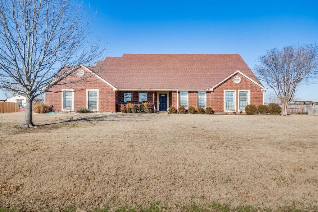 Property photo 1 of 27